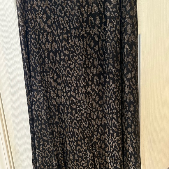 Elegant Black and Gray Leopard Print Skirt - Picture 1 of 5